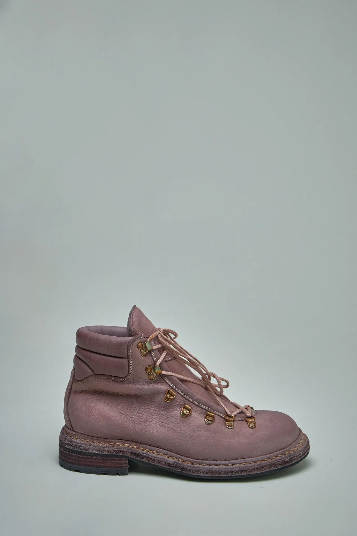 19 Bison Full Grain Hiking Boot