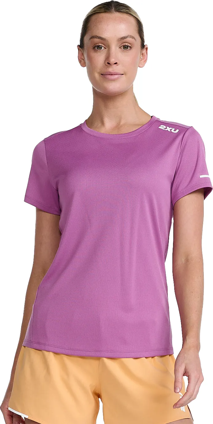 2XU Women&#x27;s Aero Tee Mauve/White Reflective | Buy 2XU Women&#x27;s Aero Tee Mauve/White Reflective here | Outnorth