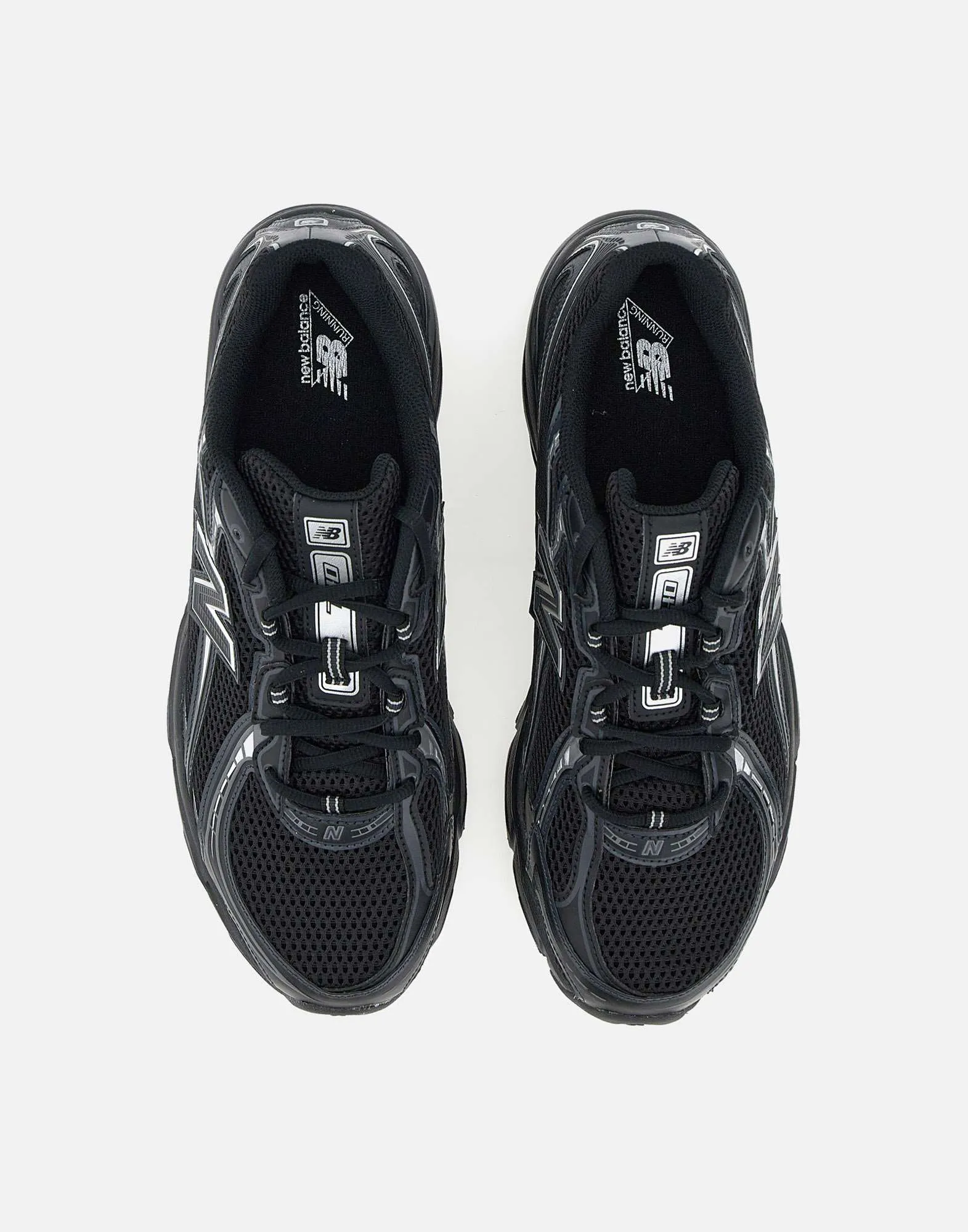 Total Black Sneakers