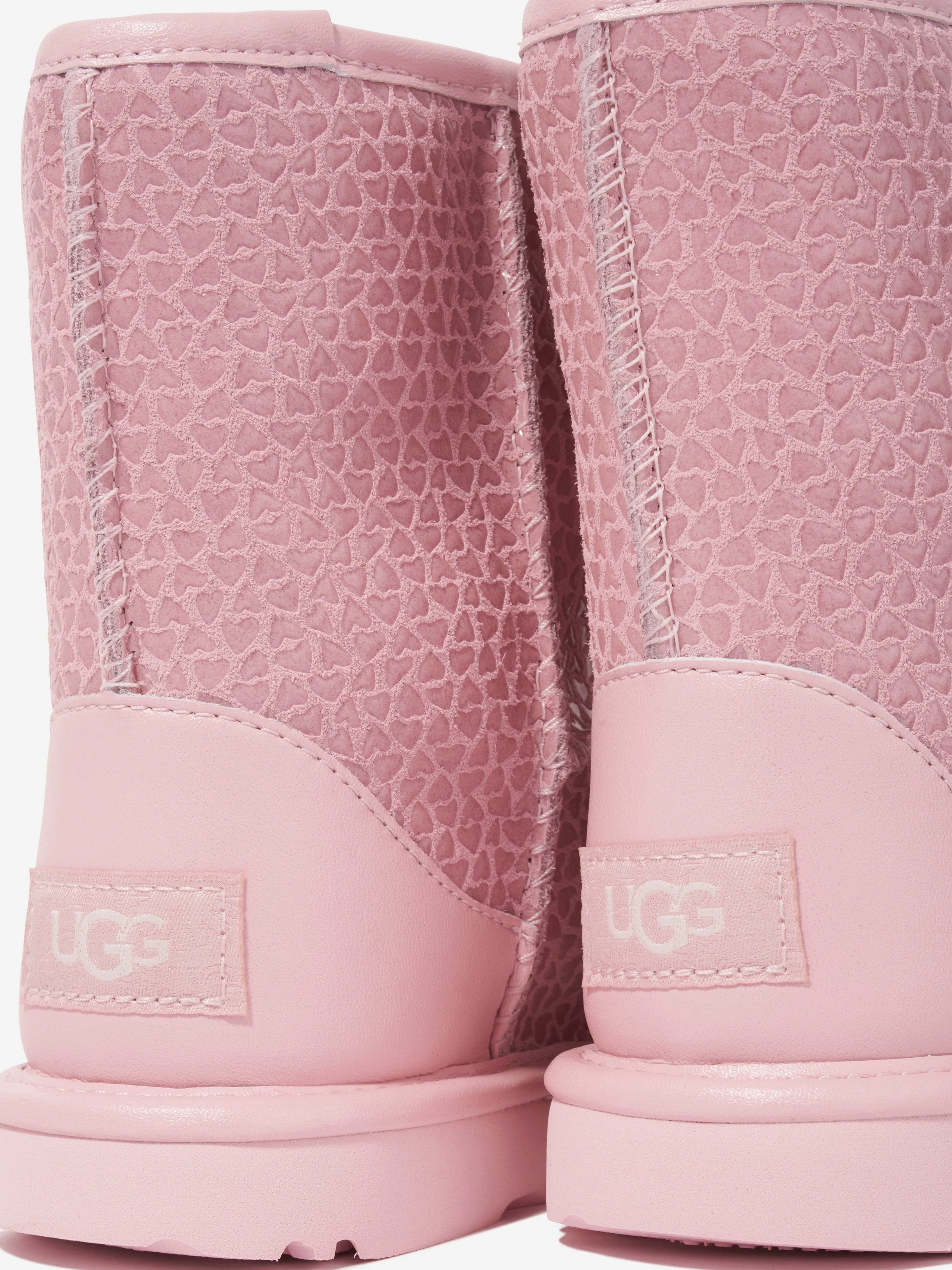 UGG Girls Classic II Gel Hearts Boots in Pink